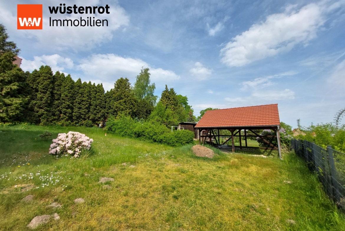 Blick ins Grundstück