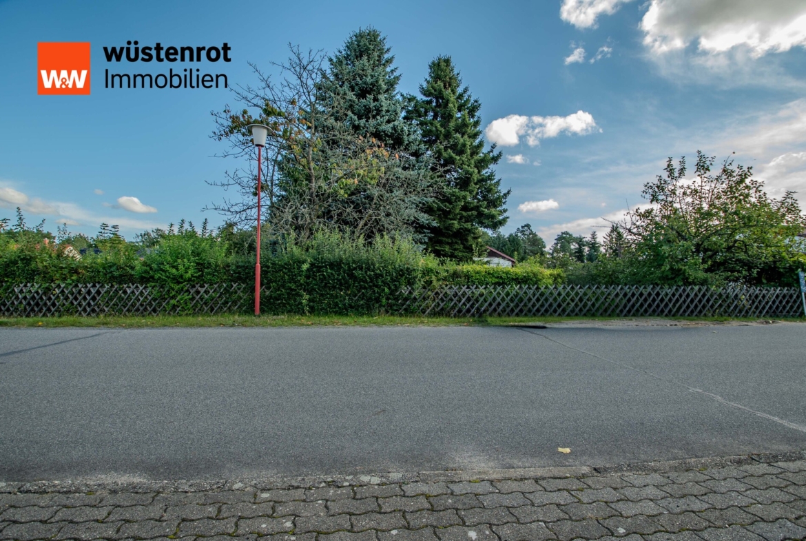 Blick Garten:Baugrundstück