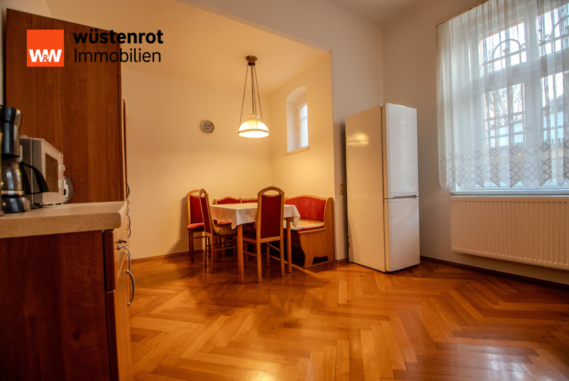 Küche mit Essbereich