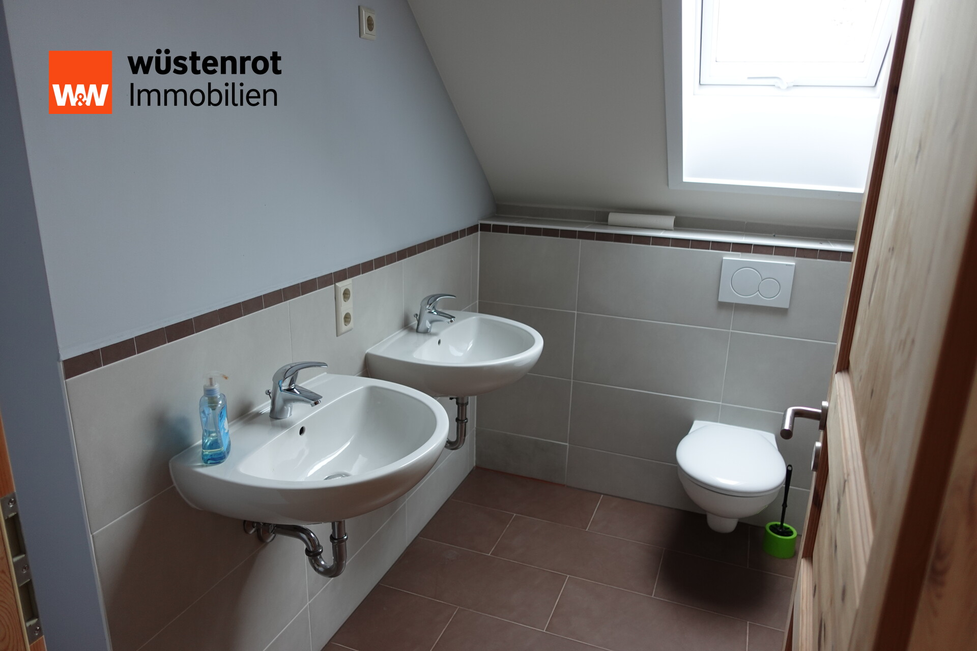 Bad mit Doppelwaschbecken