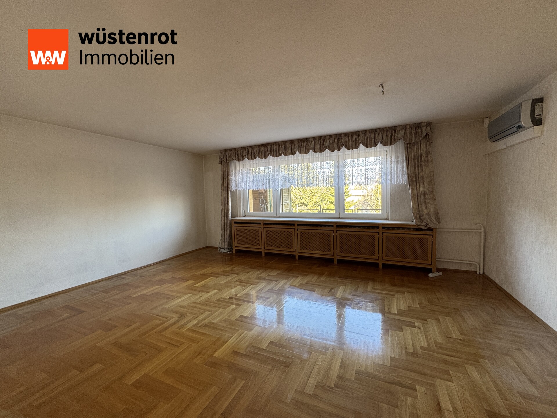 EG Wohnzimmer mit Parkett