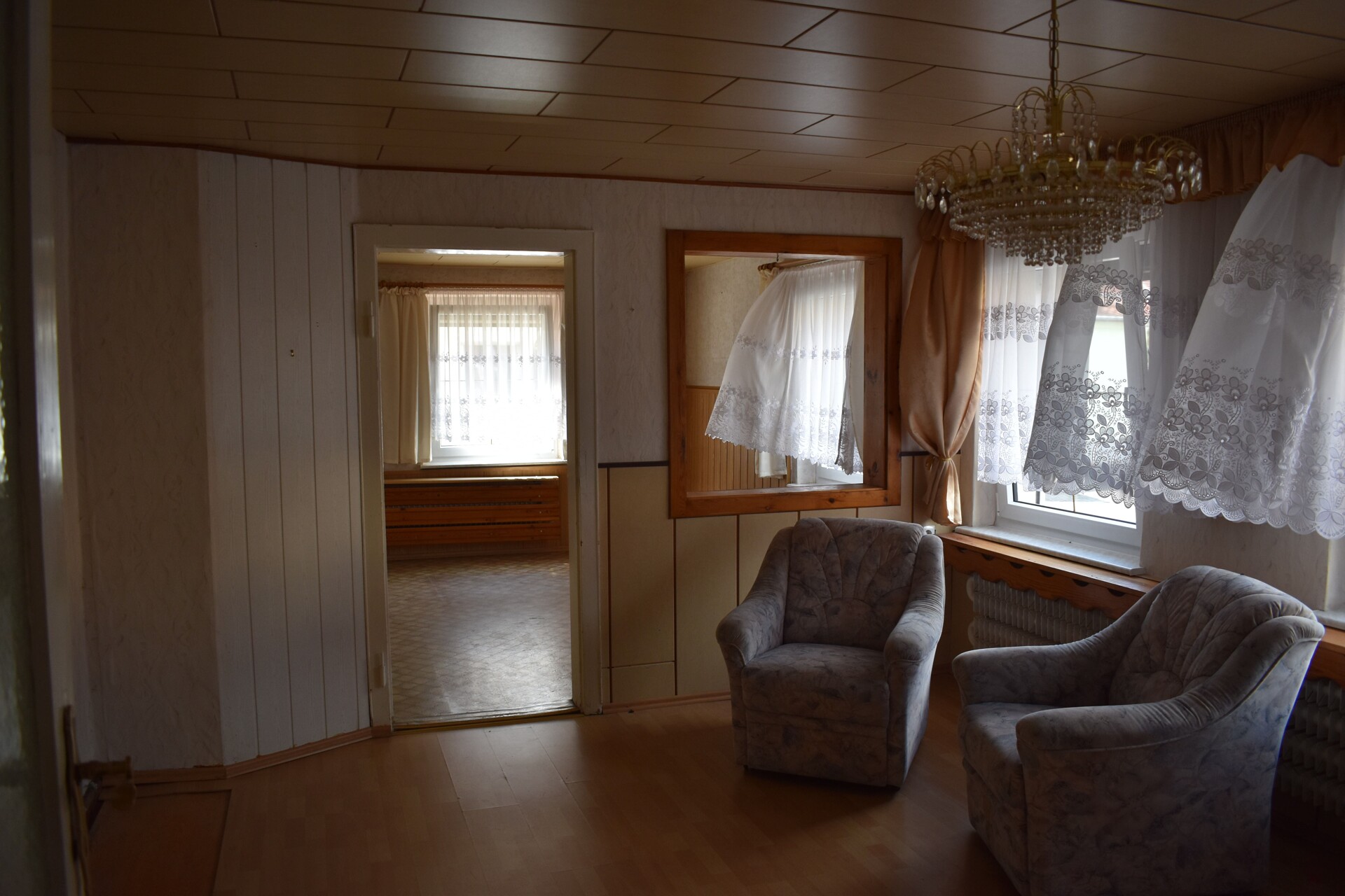 Wohnzimmer zum Essbereich