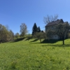 Blick von unterer Wiese auf Wohngebäude II