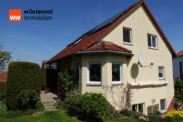 Hausansicht mit Erker