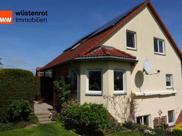 Hausansicht mit Erker