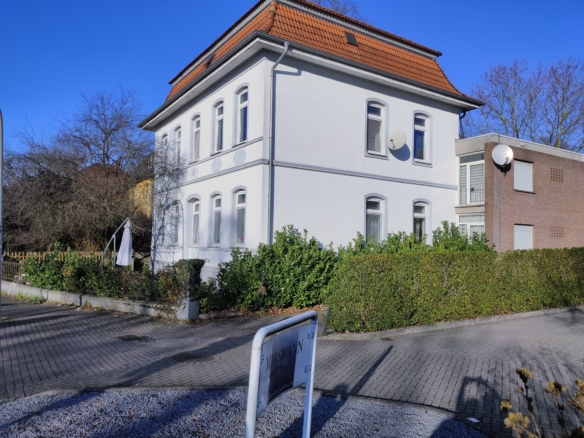 Front01
