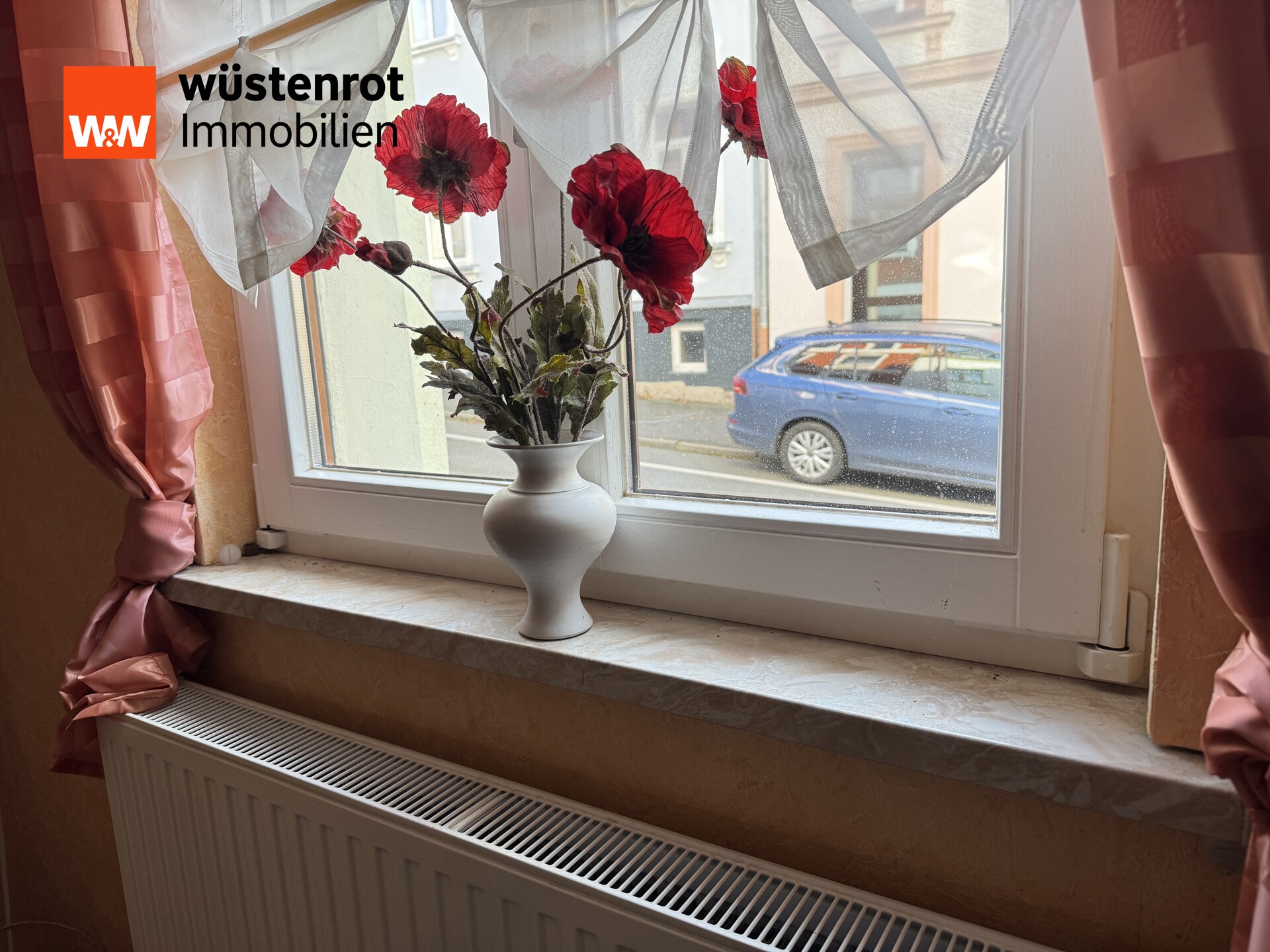 Detailansicht Heizkörper und Fenster Detailansicht Heizkörper und Fenster