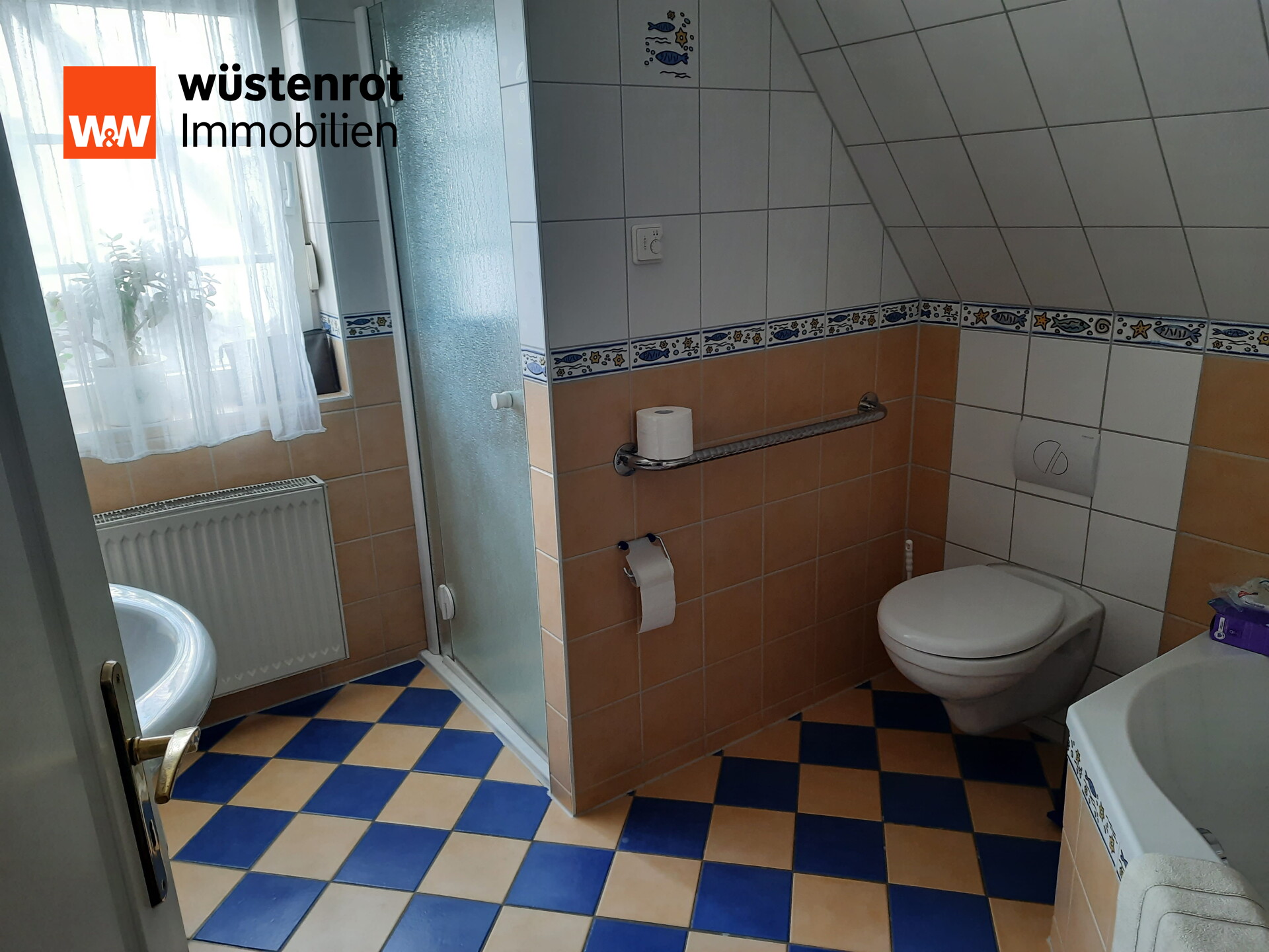 Badezimmer mit Fußbodenheizung Badezimmer mit Fußbodenheizung