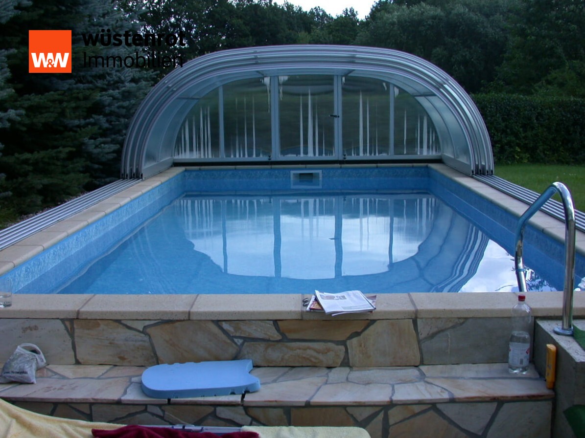 Pool ohne Überdachung Pool ohne Überdachung