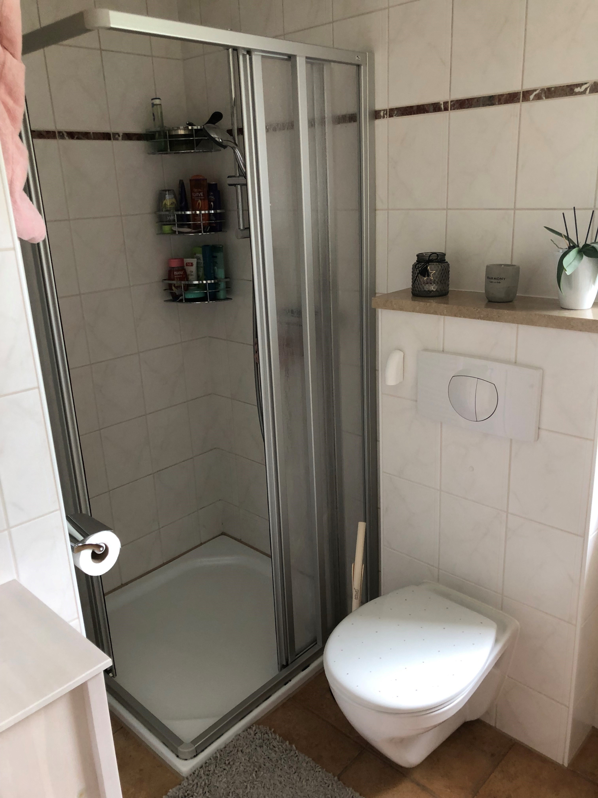 Gäste-WC Traumhaftes Einfamilienhaus mit Süd-Balkon und Südterrasse in toller Aussichtslage