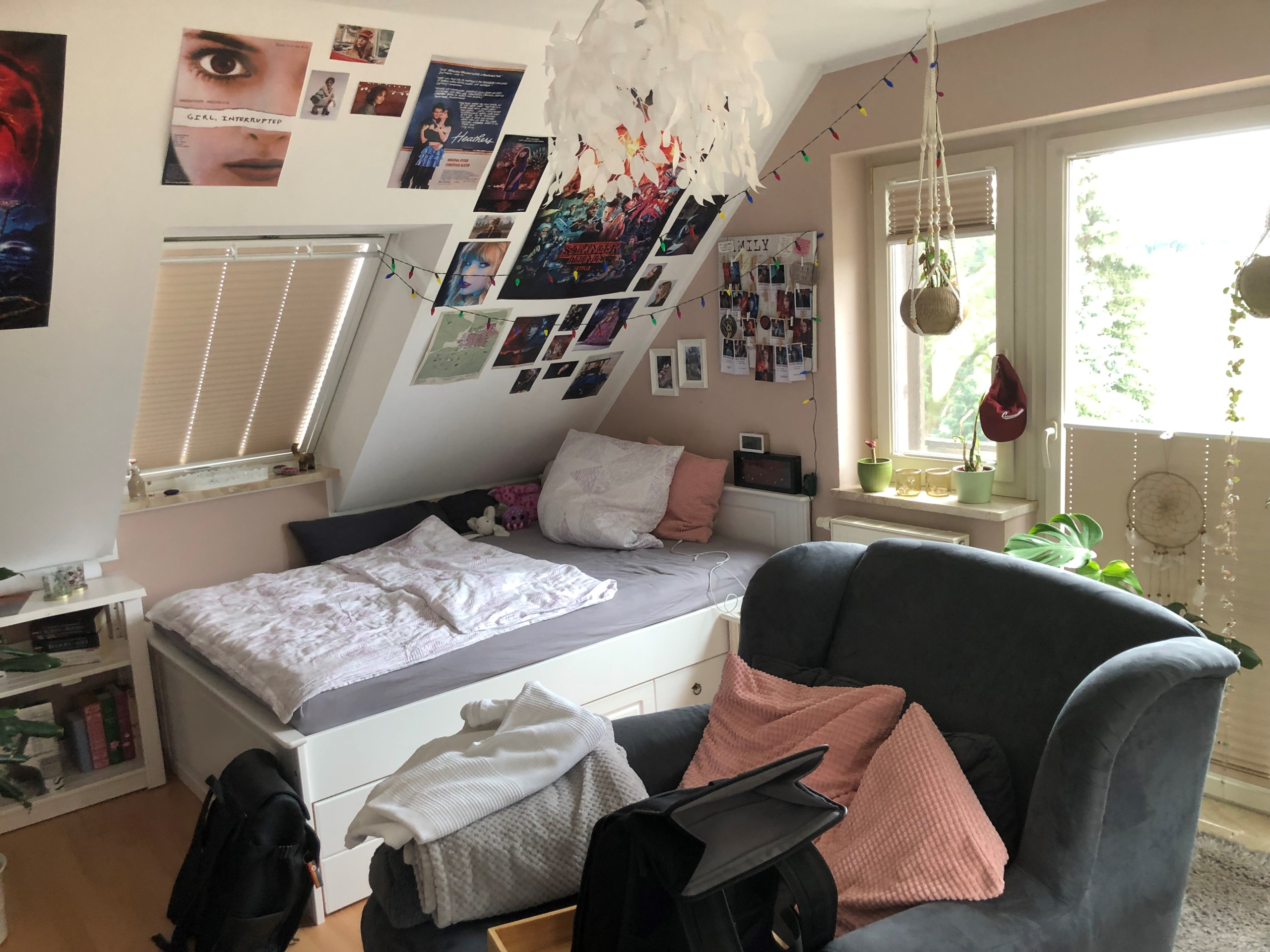 Kinderzimmer DG Traumhaftes Einfamilienhaus mit Süd-Balkon und Südterrasse in toller Aussichtslage