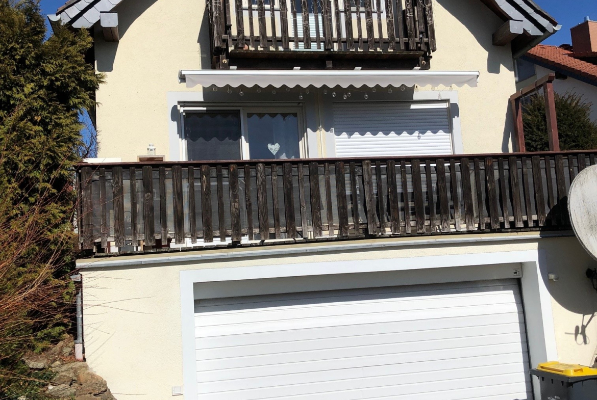 Traumhaftes Einfamilienhaus mit Süd-Balkon und Südterrasse in toller Aussichtslage