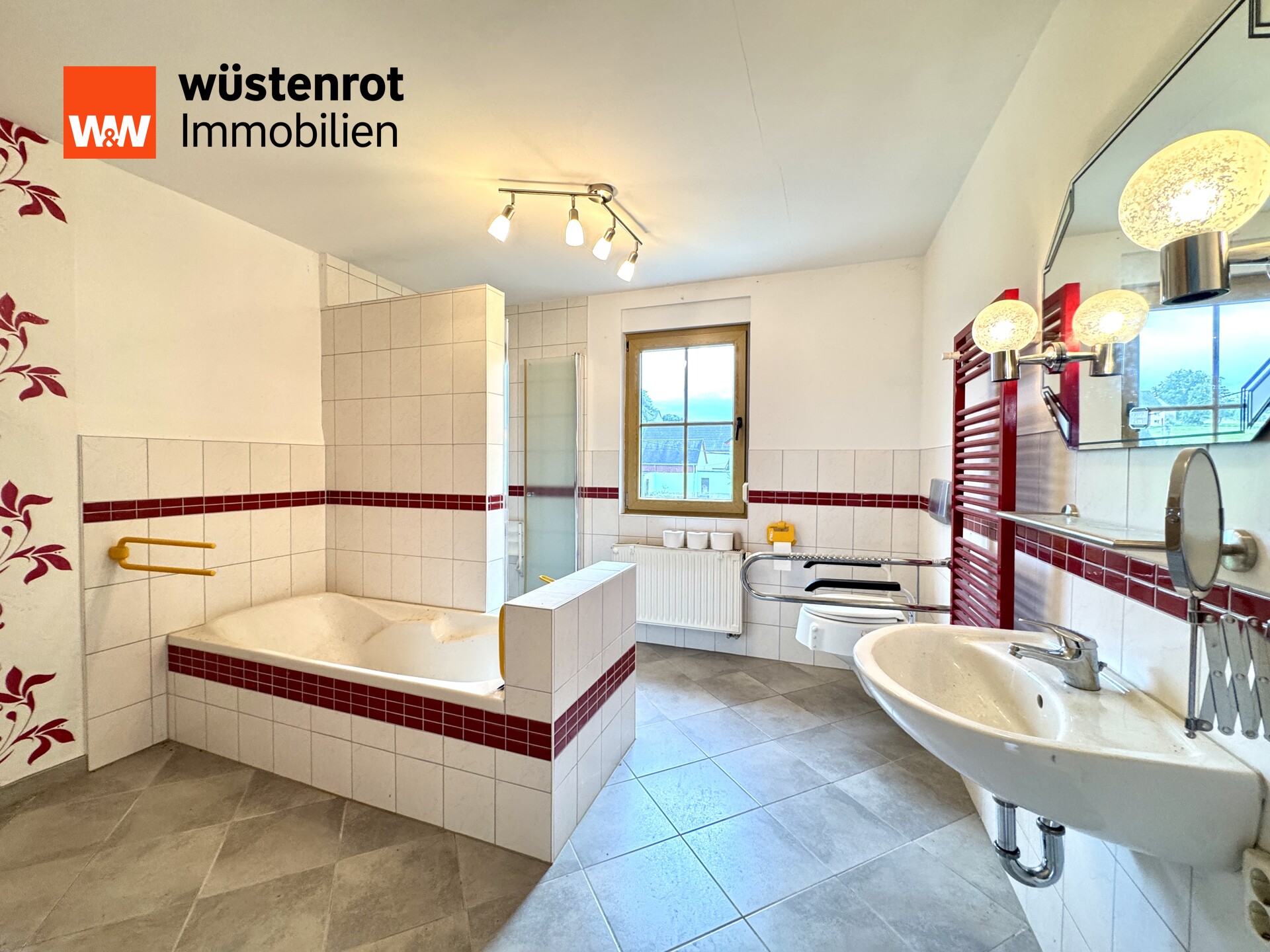 OG Bad mit Dusche und Wanne OG Bad mit Dusche und Wanne